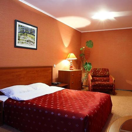 Ukrainian Hotel Service Apartments Киев Экстерьер фото