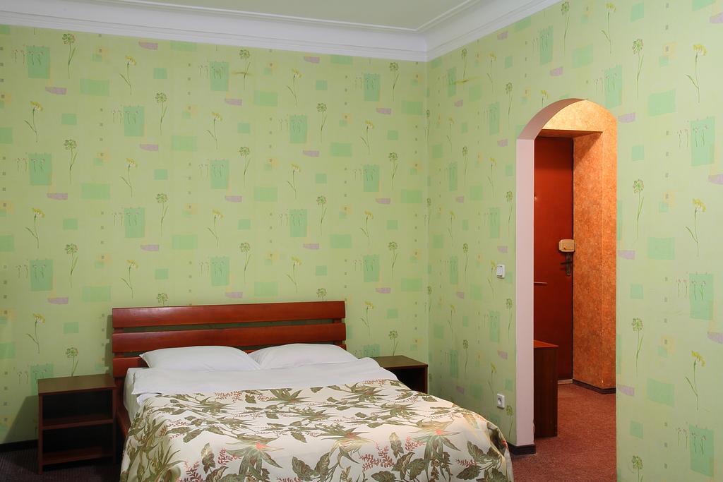 Ukrainian Hotel Service Apartments Киев Экстерьер фото