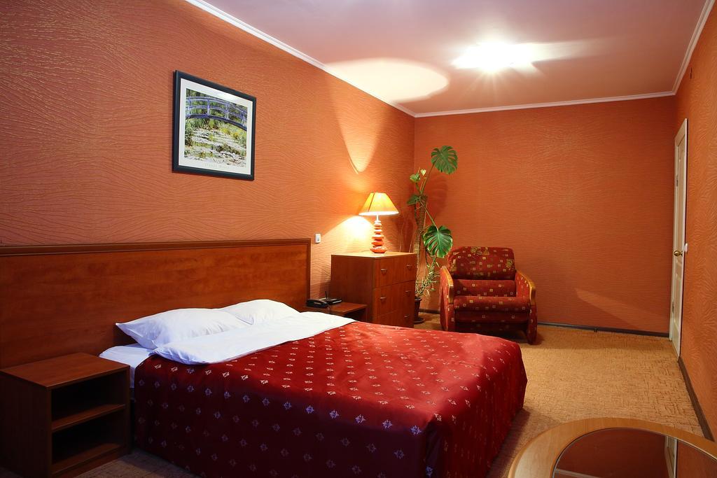 Ukrainian Hotel Service Apartments Киев Экстерьер фото