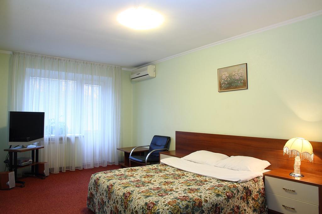 Ukrainian Hotel Service Apartments Киев Экстерьер фото