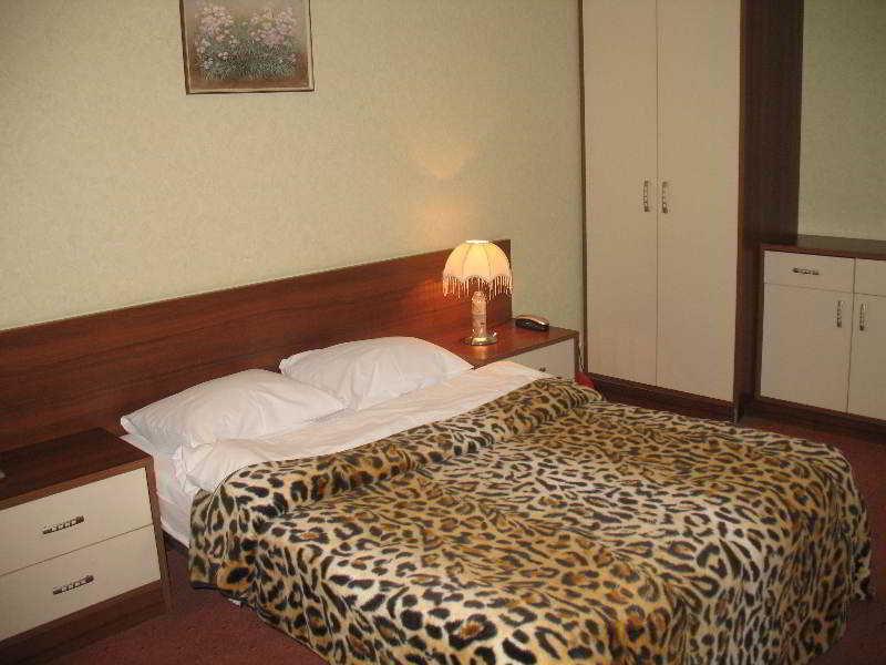 Ukrainian Hotel Service Apartments Киев Экстерьер фото