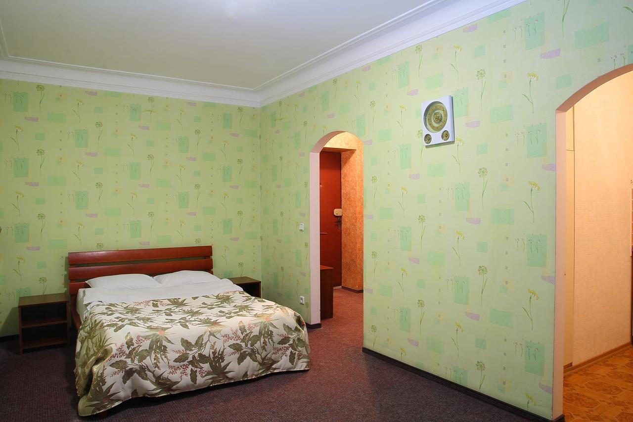 Ukrainian Hotel Service Apartments Киев Экстерьер фото