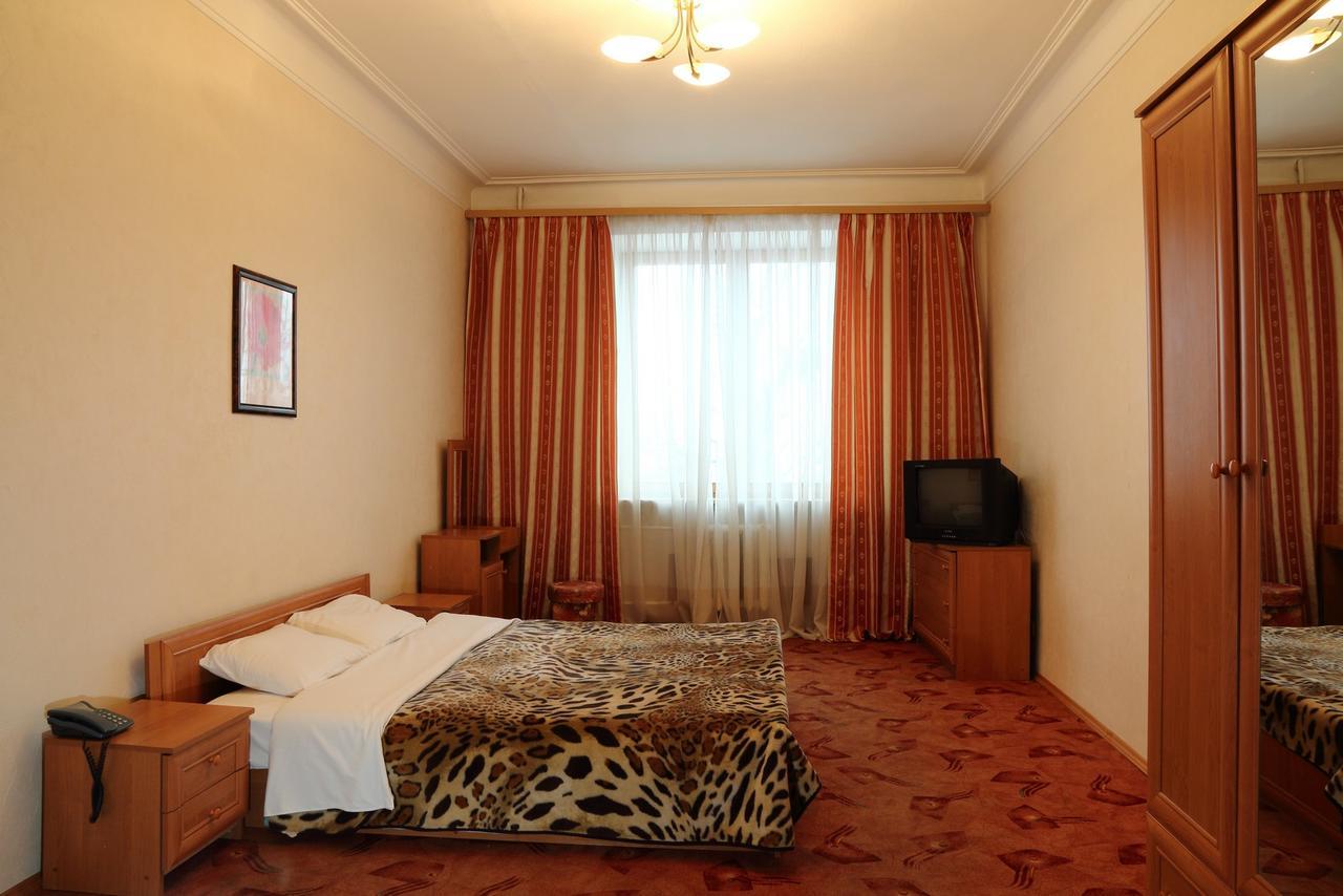 Ukrainian Hotel Service Apartments Киев Экстерьер фото